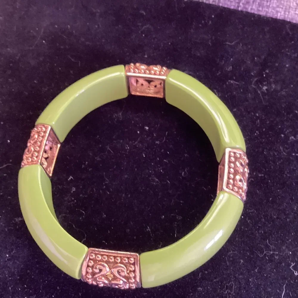 Lime Green and Goldtone Elasticized Acrylic Bracelet